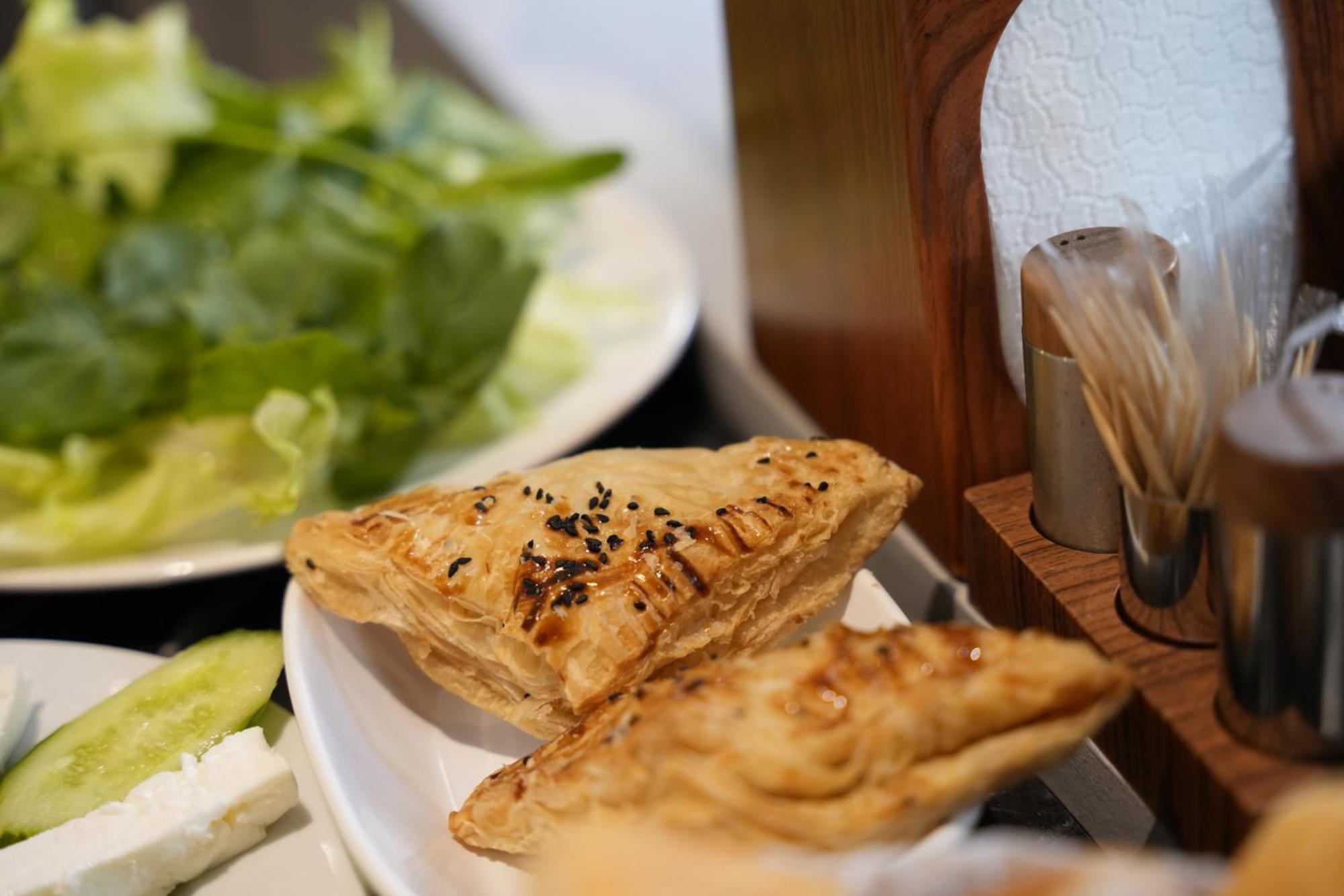 Eniza Hotel 메르신 외부 사진