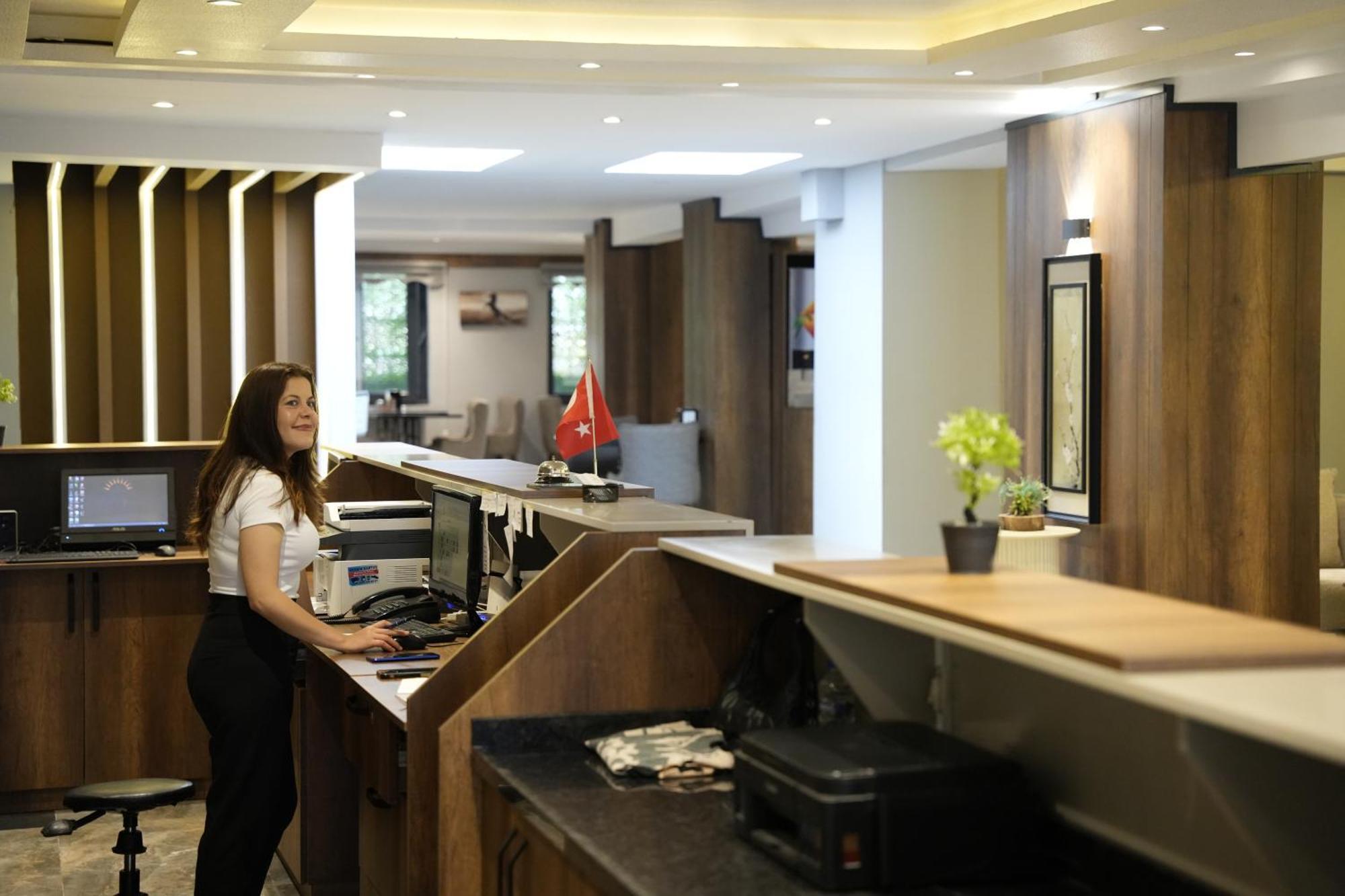 Eniza Hotel 메르신 외부 사진