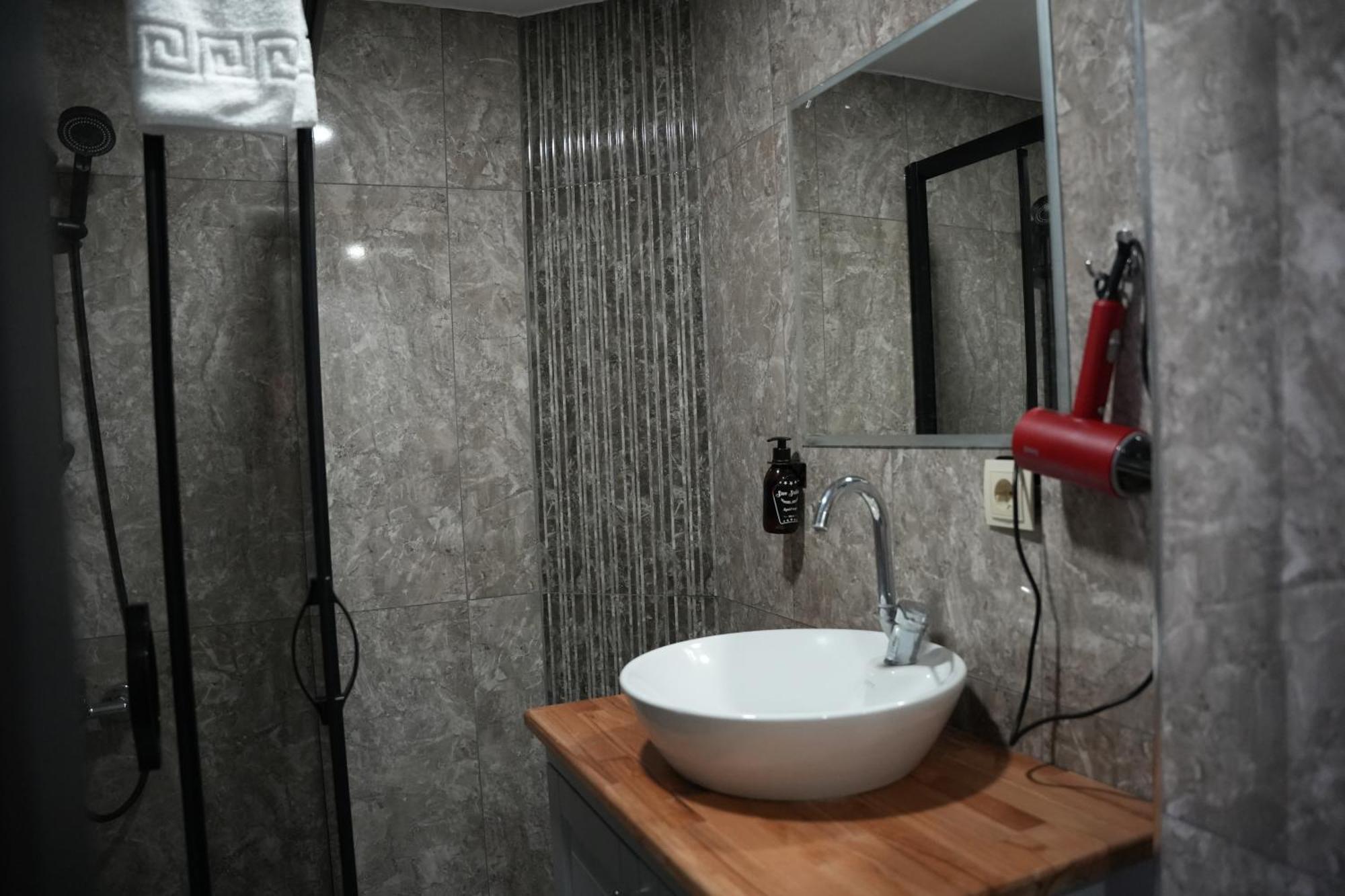 Eniza Hotel 메르신 외부 사진